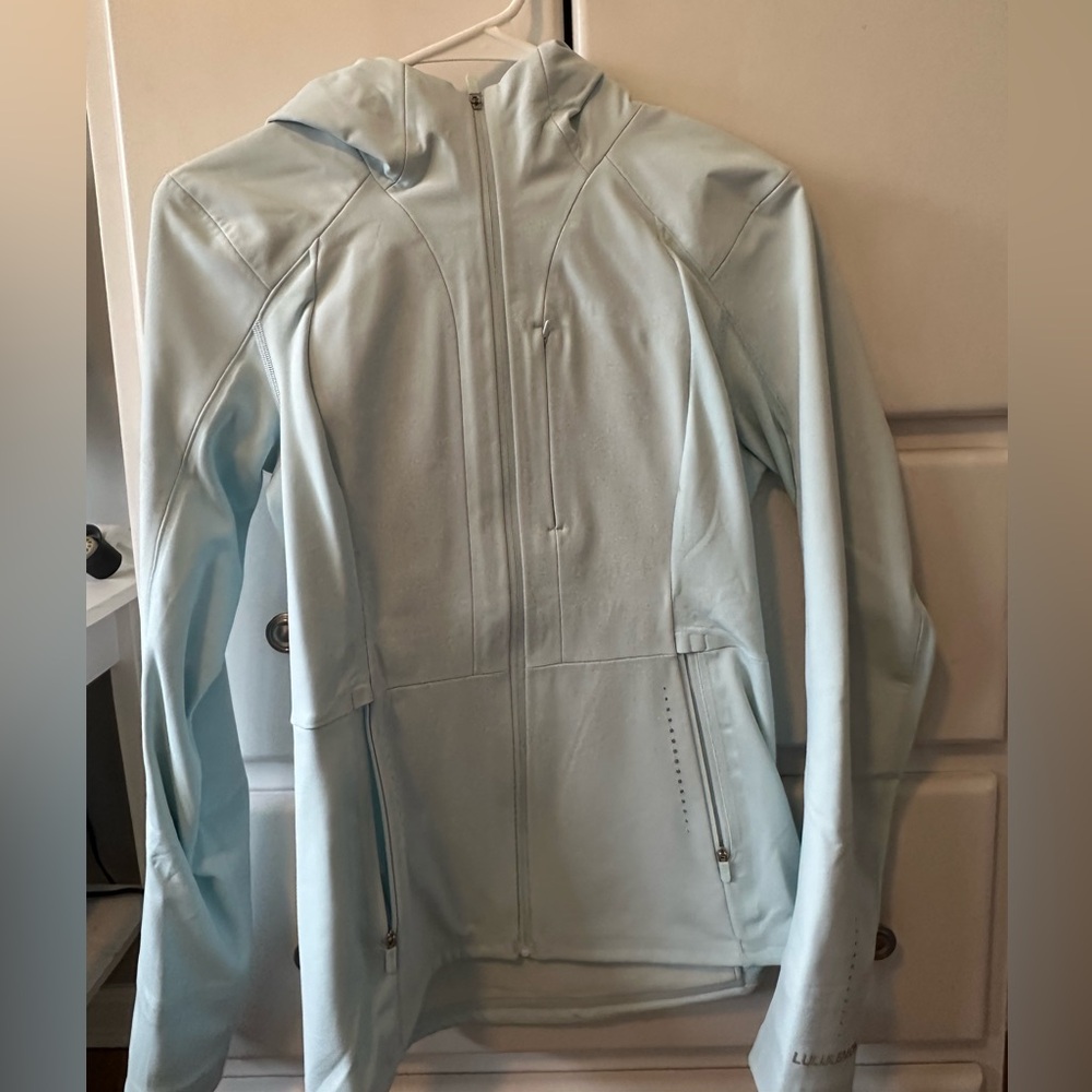 Lululemon Cross Chill Jacket *RepelShell
Sheer Blue